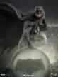 画像2:  Iron Studios  Batman on Batsignal Deluxe - Zack Snyder's Justice League  1/10 フィギュア  DCCJLE71522-10 (2)