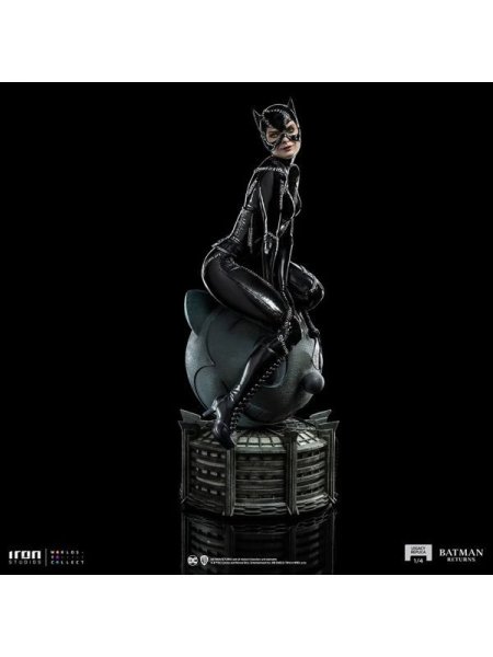 画像1: 予約 Iron Studios   Catwoman - Batman Returns - Legacy Replica  1/4 スタチュー  DCCBAT82523-14 (1)